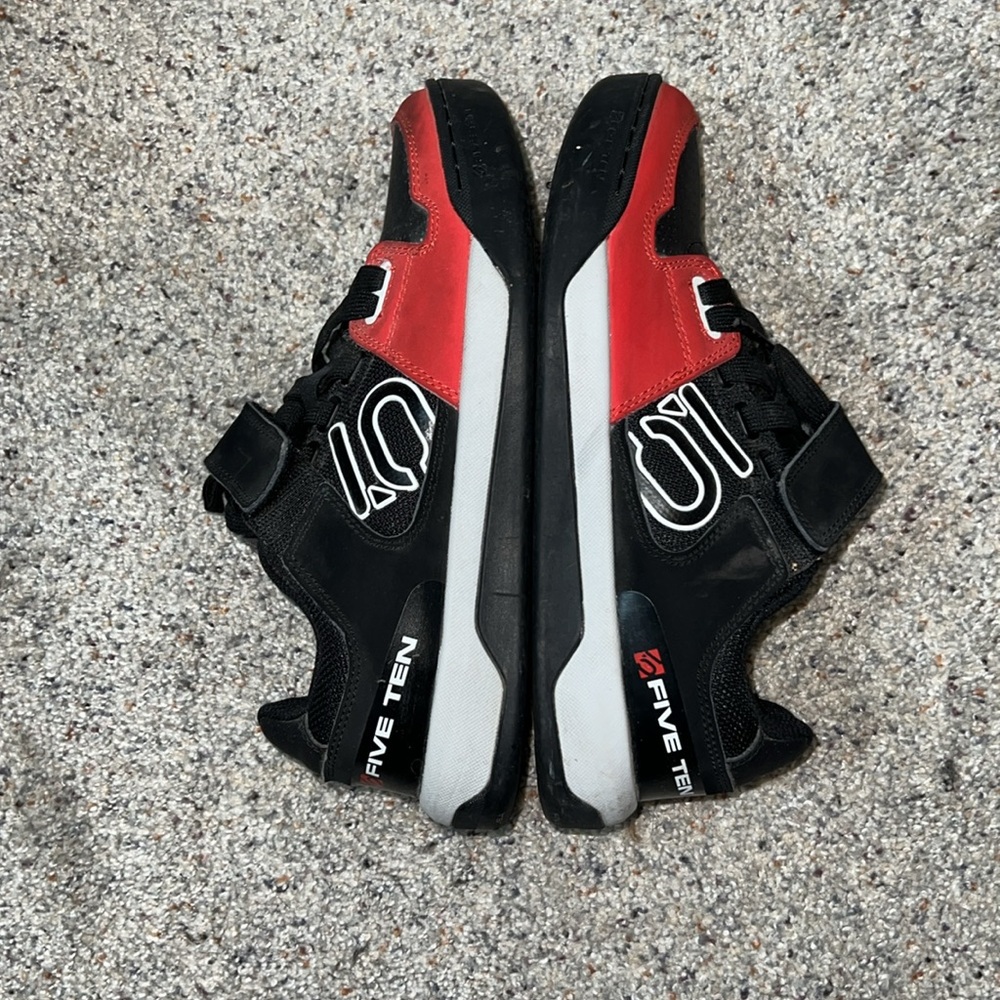FIVE TEN HELLCAT Red White Black Cycling BIKE SHOE Unisex  Men’s SIZE 6
